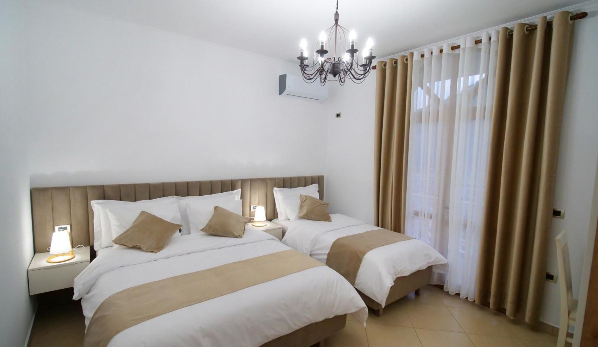 Vila Malasi Berat Bagian luar foto