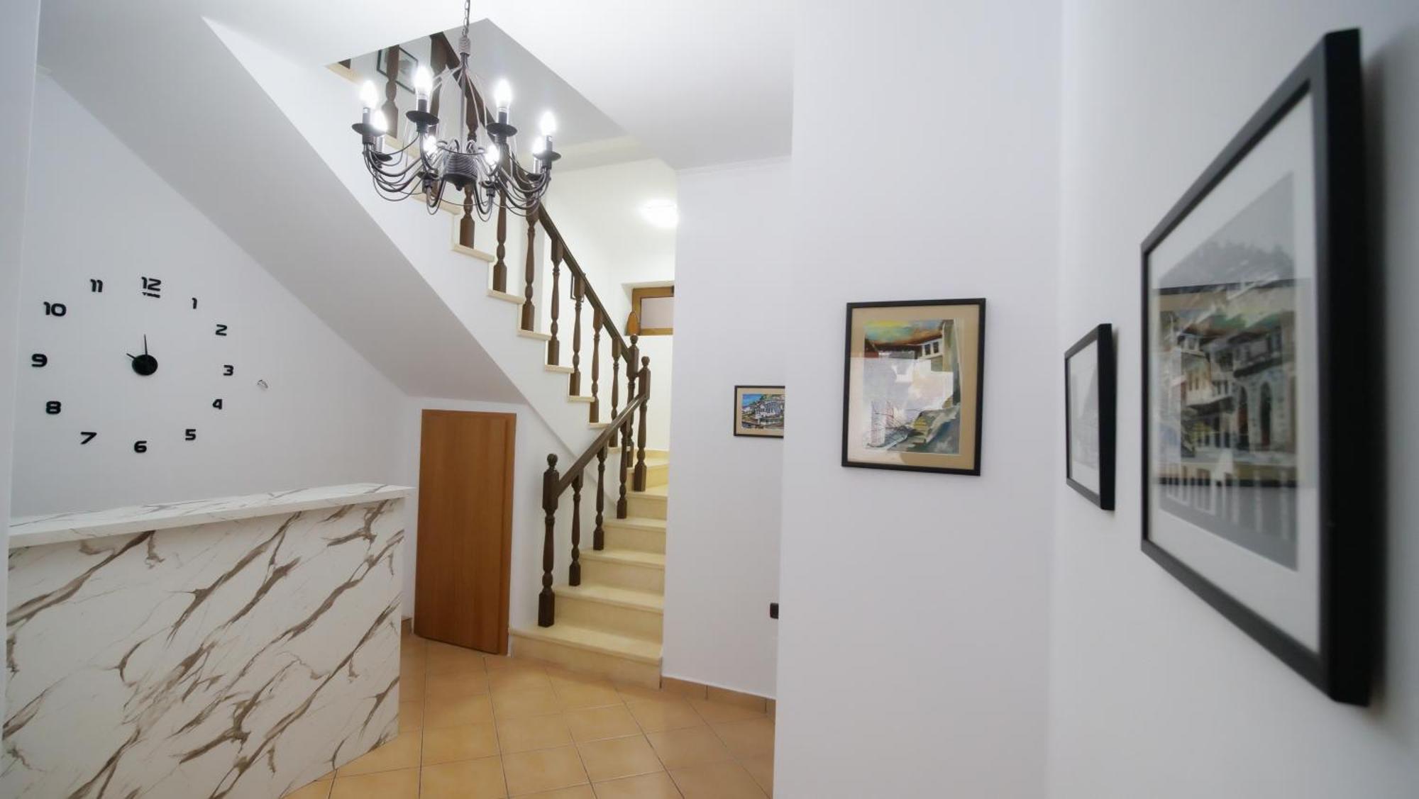 Vila Malasi Berat Bagian luar foto